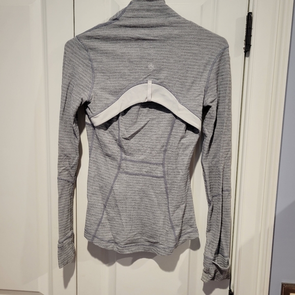 Lululemon define jacket in Pique silver spoon size 2 - Picture 6 of 9